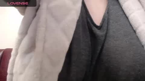 Snapshot of lenagolden chatting on December 2024 06:48:01 PM lenagolden online show from December 2024 06:48:01 PM