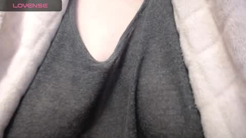 Snapshot of lenagolden chatting on January 2025 11:02:02 AM lenagolden online show from January 2025 11:02:02 AM