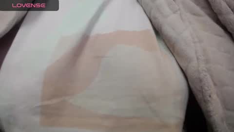 Snapshot of lenagolden chatting on January 2025 05:04:02 PM lenagolden online show from January 2025 05:04:02 PM