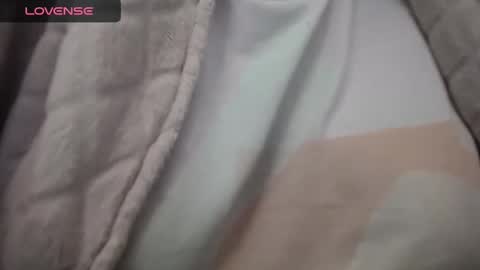 Snapshot of lenagolden chatting on January 2025 03:12:01 AM lenagolden online show from January 2025 03:12:01 AM