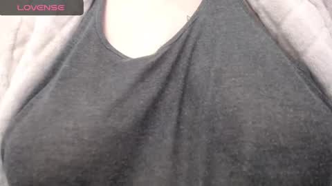 Snapshot of lenagolden chatting on January 2025 06:07:01 PM lenagolden online show from January 2025 06:07:01 PM