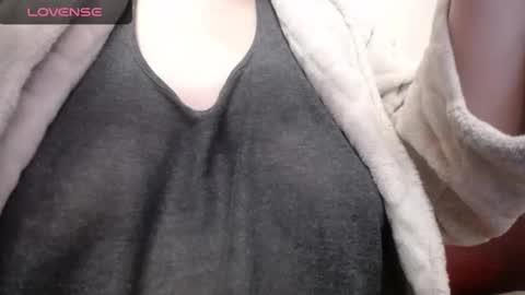 Snapshot of lenagolden chatting on January 2025 01:42:01 PM lenagolden online show from January 2025 01:42:01 PM