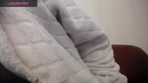 Snapshot of lenagolden chatting on January 2025 02:58:02 AM lenagolden online show from January 2025 02:58:02 AM