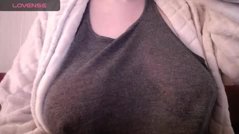 Snapshot of lenagolden chatting on February 2025 06:08:02 AM lenagolden online show from February 2025 06:08:02 AM