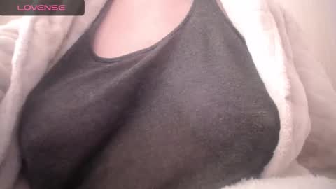 Snapshot of lenagolden chatting on February 2025 11:18:02 AM lenagolden online show from February 2025 11:18:02 AM