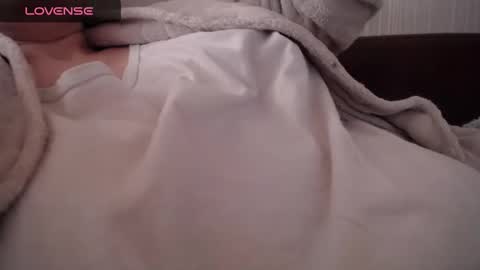 Snapshot of lenagolden chatting on February 2025 09:00:02 AM lenagolden online show from February 2025 09:00:02 AM