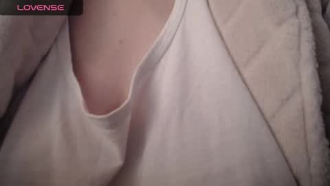 Snapshot of lenagolden chatting on February 2025 11:01:02 AM lenagolden online show from February 2025 11:01:02 AM