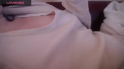 Snapshot of lenagolden chatting on February 2025 02:06:02 PM lenagolden online show from February 2025 02:06:02 PM