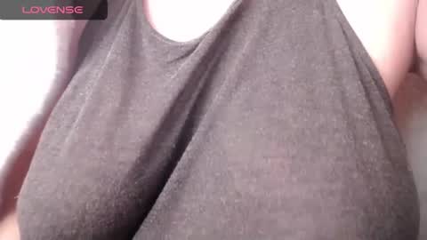 Snapshot of lenagolden chatting on March 2025 09:06:02 AM lenagolden online show from March 2025 09:06:02 AM