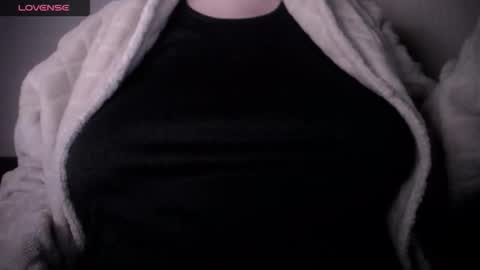 lenagolden online show from March 2026 02:18:01 AM