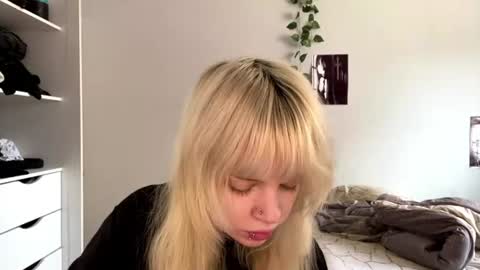 Snapshot of lenitaaufderheide chatting on August 2026 10:06:01 AM Veta online show from August 2026 10:06:01 AM