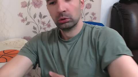 Snapshot of leo_gianni chatting on May 2026 10:44:02 AM Leo Gianni online show from May 2026 10:44:02 AM