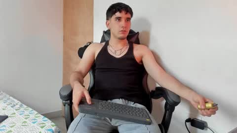 Leo Jones online show from December 2024 09:40:02 PM