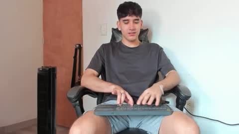 Leo Jones online show from December 2025 03:39:01 PM