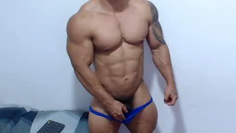 Snapshot of leo_muscleboy chatting on June 2026 01:44:02 AM Leo online show from June 2026 01:44:02 AM