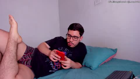 Carlos  Alissa. Help us to reach 100 likes  online show from October 2025 05:13:01 PM