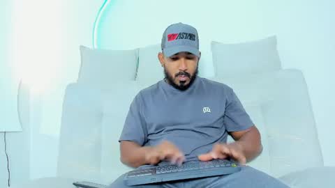 Snapshot of leocarter_ chatting on June 2026 01:15:02 PM leo online show from June 2026 01:15:02 PM