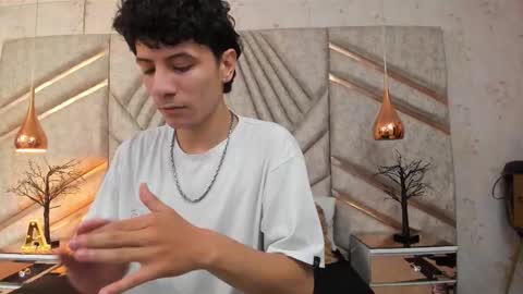 Snapshot of leofeniix chatting on February 2026 03:40:01 AM Leo online show from February 2026 03:40:01 AM