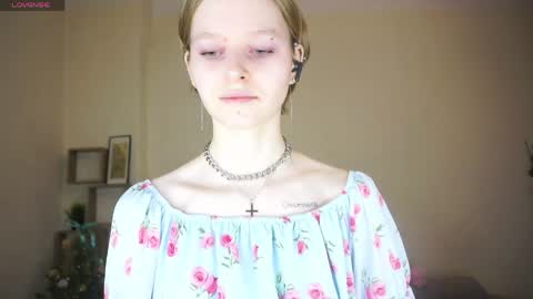 Hello Im Roxy Im just starting my journey here so lets get acquainted online show from April 2026 05:10:01 PM