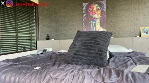 Leon online show from December 2024 02:42:01 AM