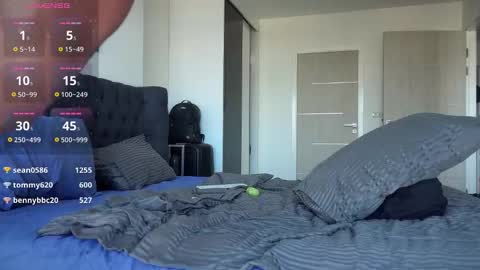 Leon online show from December 2025 01:45:02 AM