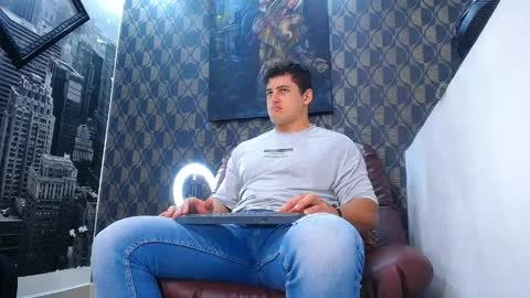 Leon Smoron online show from March 2026 02:01:02 AM