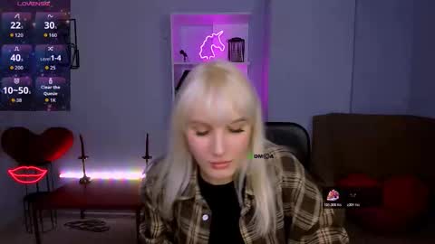 Leona online show from November 2025 01:55:02 AM