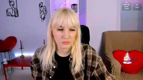 Leona online show from November 2025 08:13:02 PM