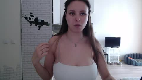 Snapshot of leonaalove chatting on April 2026 11:32:01 AM Leonaalove online show from April 2026 11:32:01 AM