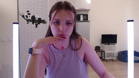 Snapshot of leonaalove chatting on April 2026 08:10:01 AM Leonaalove online show from April 2026 08:10:01 AM