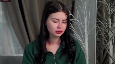 Snapshot of leonameile chatting on February 2026 01:31:01 AM Mila online show from February 2026 01:31:01 AM