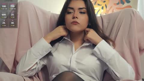 Mia online show from October 2025 07:20:02 AM