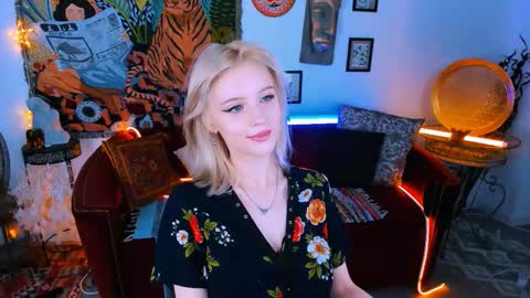 leonastone online show from September 2025 05:24:02 PM