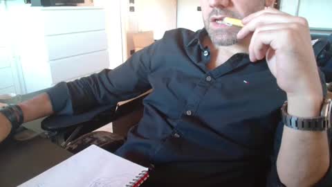 Snapshot of leone44 chatting on June 2026 07:58:02 AM angel e sonia online show from June 2026 07:58:02 AM