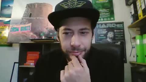 leonidascum online show from December 2025 10:13:02 AM