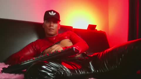 Lenardo jaramillo online show from March 2025 11:39:01 PM