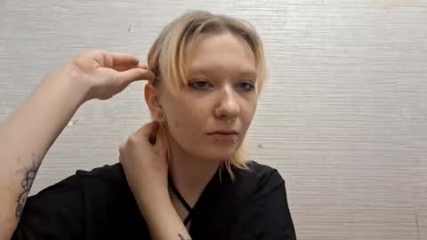 leonorekaufhold online show from November 2025 08:14:01 AM