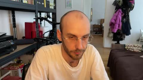 Snapshot of leonvampire chatting on December 2025 12:14:02 PM Leon online show from December 2025 12:14:02 PM