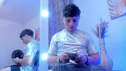 Leo  online show from October 2025 09:49:02 PM