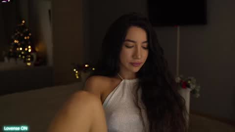 Leora online show from December 2024 04:17:01 PM