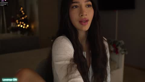 Leora online show from December 2024 04:21:02 PM