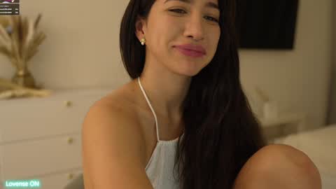 Leora online show from February 2025 06:33:01 PM