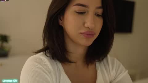 Leora online show from February 2025 05:13:02 PM