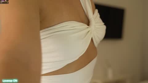 Leora online show from February 2025 04:10:02 PM