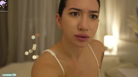 Leora online show from March 2025 08:09:02 PM