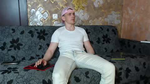 leoroman online show from May 2026 12:43:02 PM