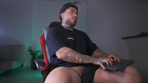 Snapshot of leosalvatore_ chatting on April 2026 03:20:01 AM Leo Salvatore online show from April 2026 03:20:01 AM