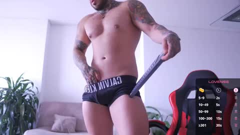 Snapshot of leosalvatore_ chatting on June 2026 05:15:02 PM Leo Salvatore online show from June 2026 05:15:02 PM