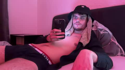 leosehenrot736234 online show from April 2026 09:18:02 PM