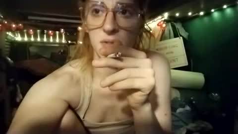 Snapshot of lesleygumgrass chatting on June 2026 01:28:02 AM LesleyGumGrass- The Boring Trans girl online show from June 2026 01:28:02 AM